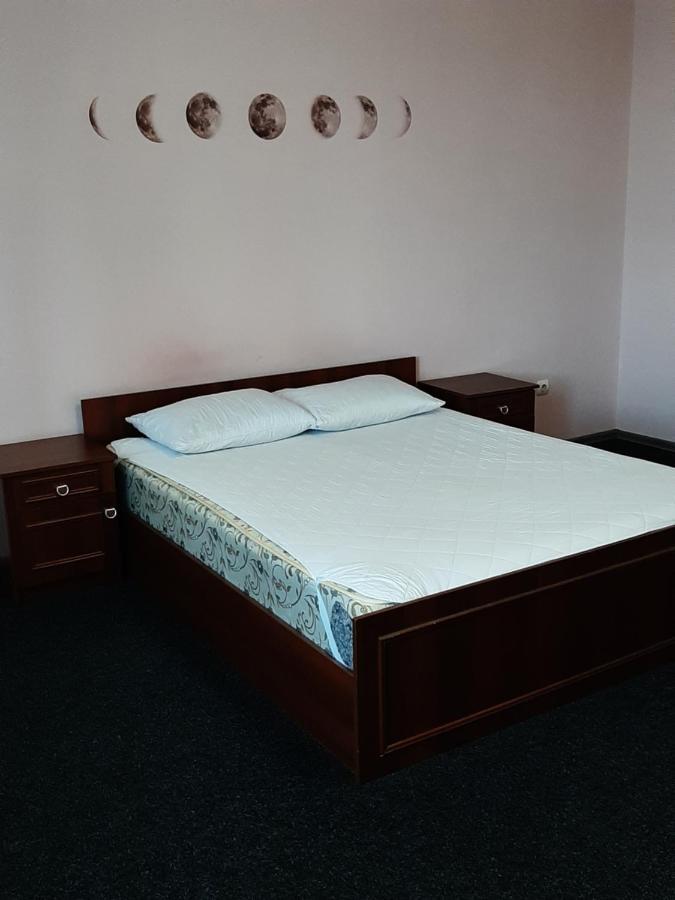Apartment On Lermontova 35A ムカチェヴォ エクステリア 写真