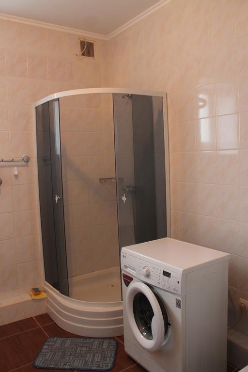 Apartment On Lermontova 35A ムカチェヴォ エクステリア 写真
